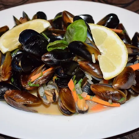 Апартамент Cosher Gardenia Palace 6 Free Parking *